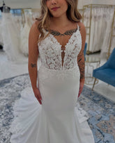 Elegant White Mermaid Spaghetti Straps Sleeveless Lace Chapel Train Satin Wedding Dress With Appliques